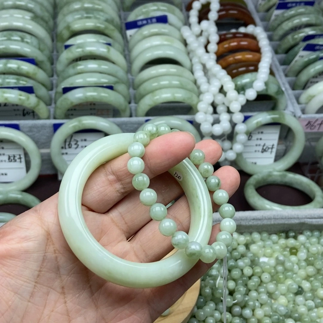 若***水蛇纹石玉未镶嵌手镯