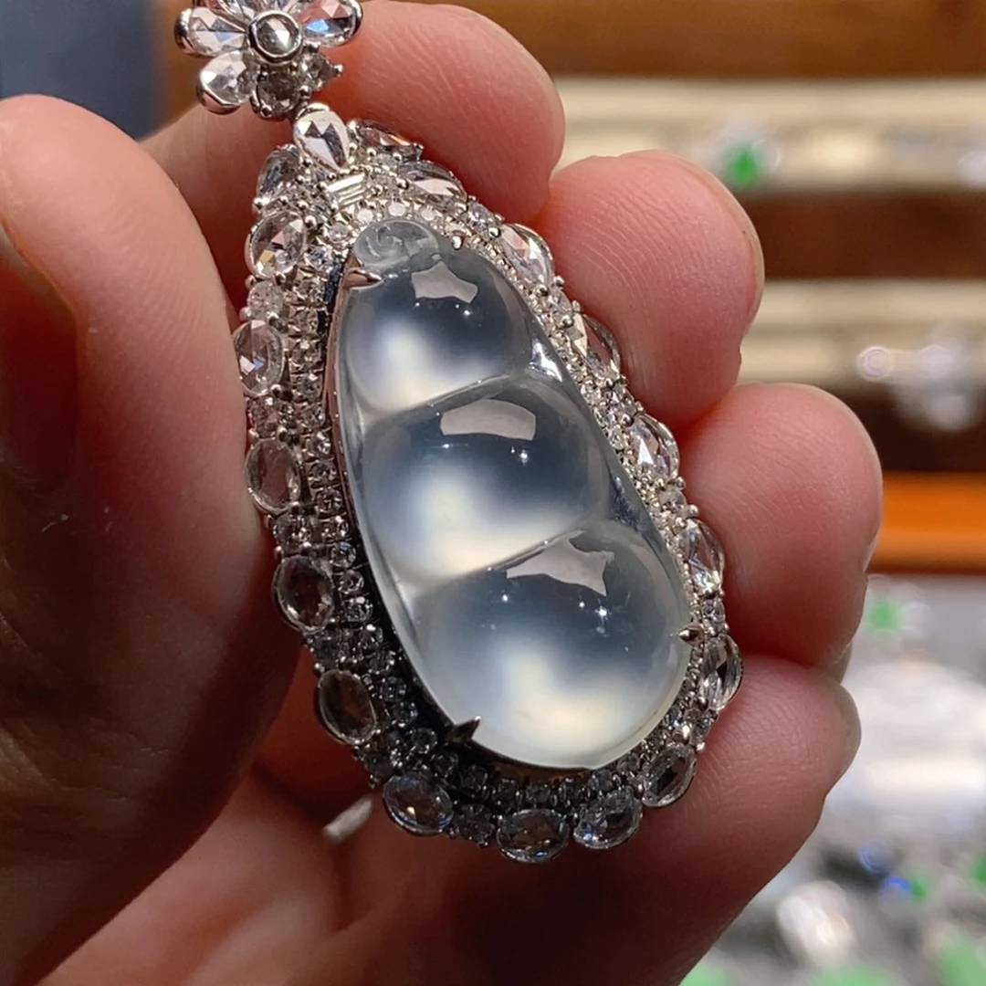 颈饰18K金镶嵌翡翠天然缅甸A货翡翠