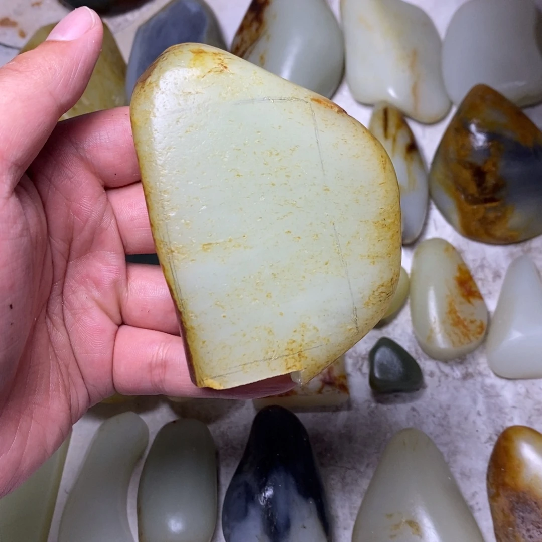 ´***、和田玉未镶嵌定制和田玉