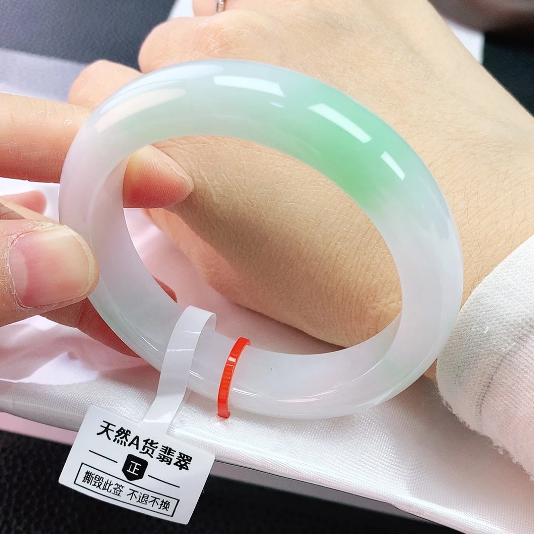 未镶嵌手镯翡翠52轮胎