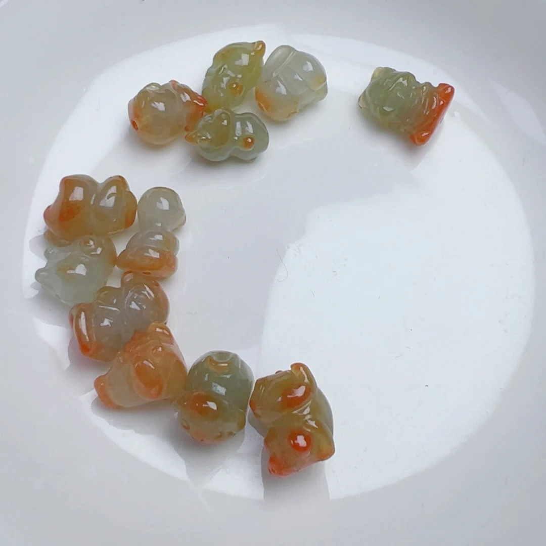 翡翠散珠通孔12生肖一个