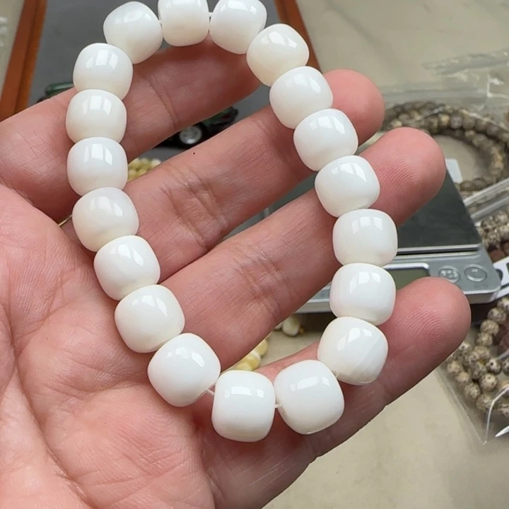 白玉菩提吊坠玉化6078