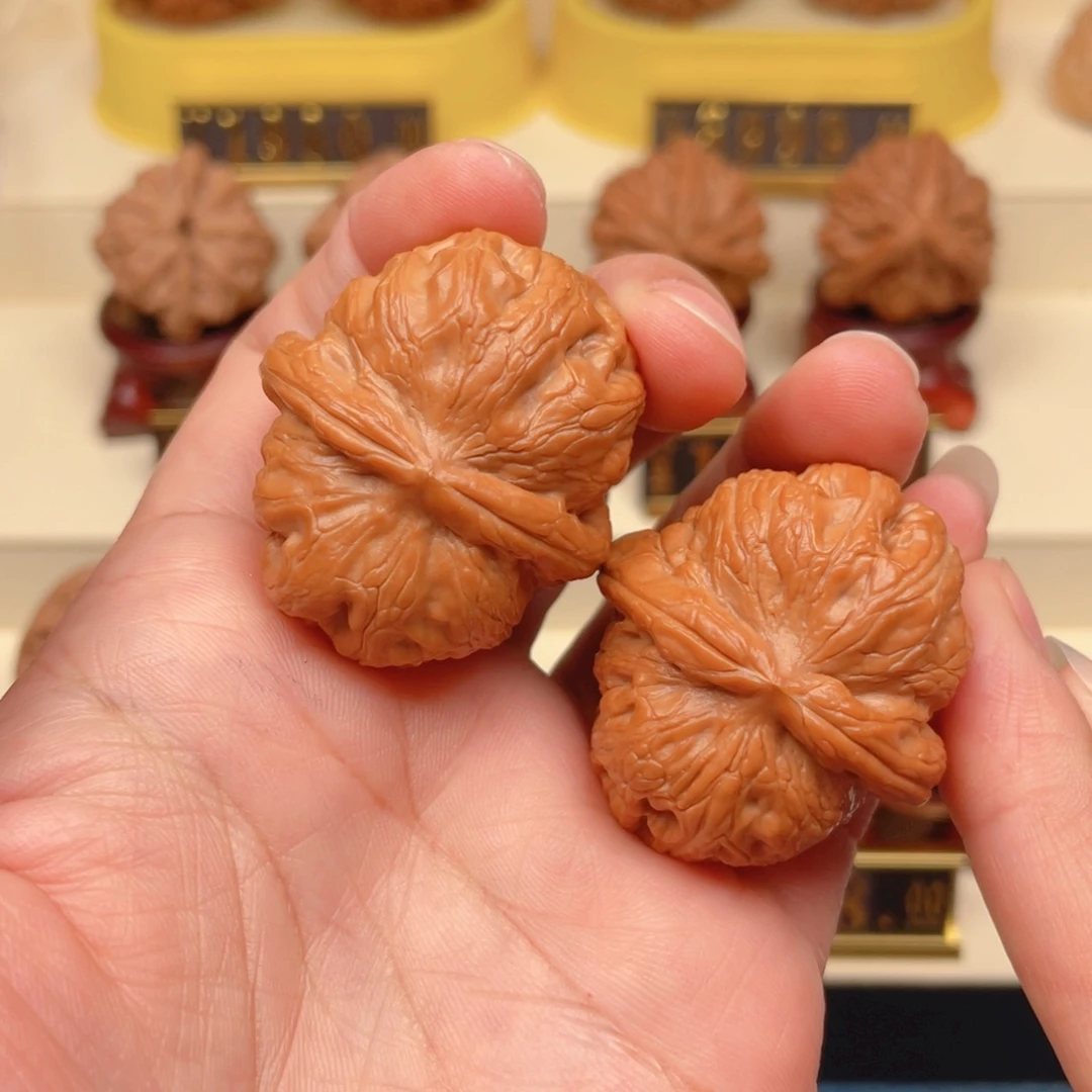 B***缺文玩核桃把件元宝40