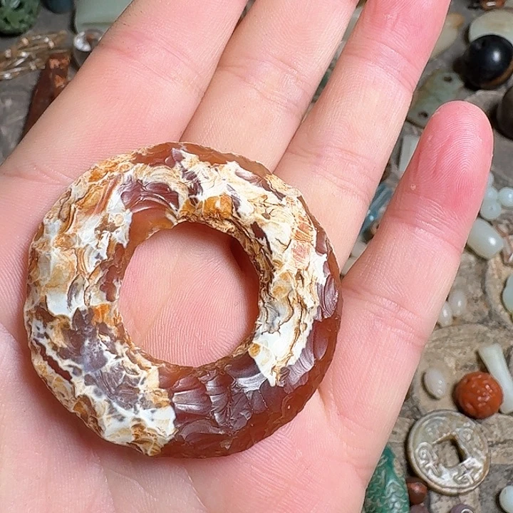 玛瑙/玉髓颈饰未镶嵌智**尘