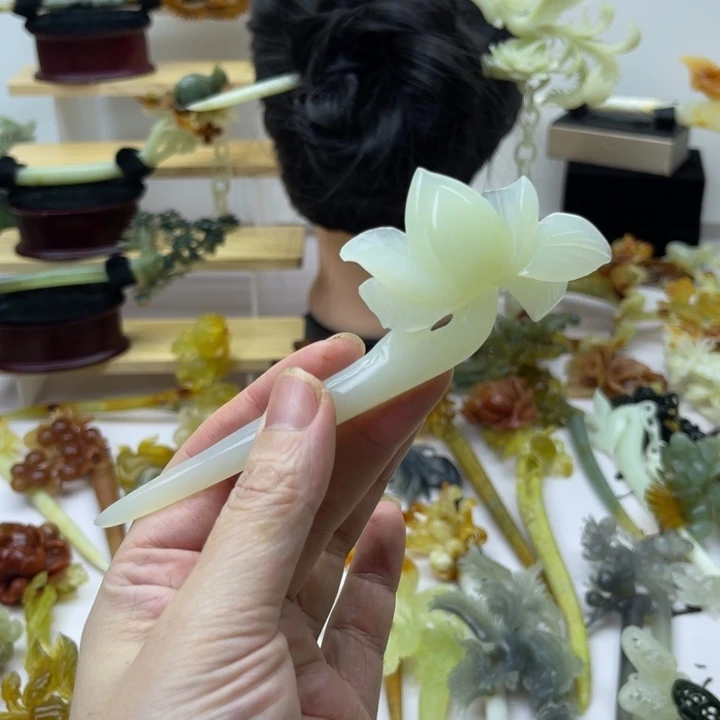 青***履蛇纹石玉合金发饰