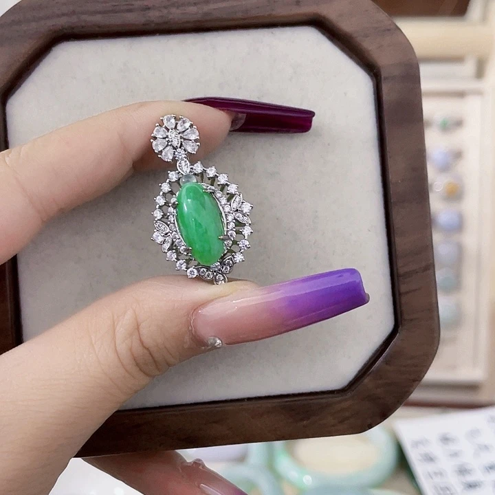 颈饰未镶嵌翡翠天然翡翠Ａ货