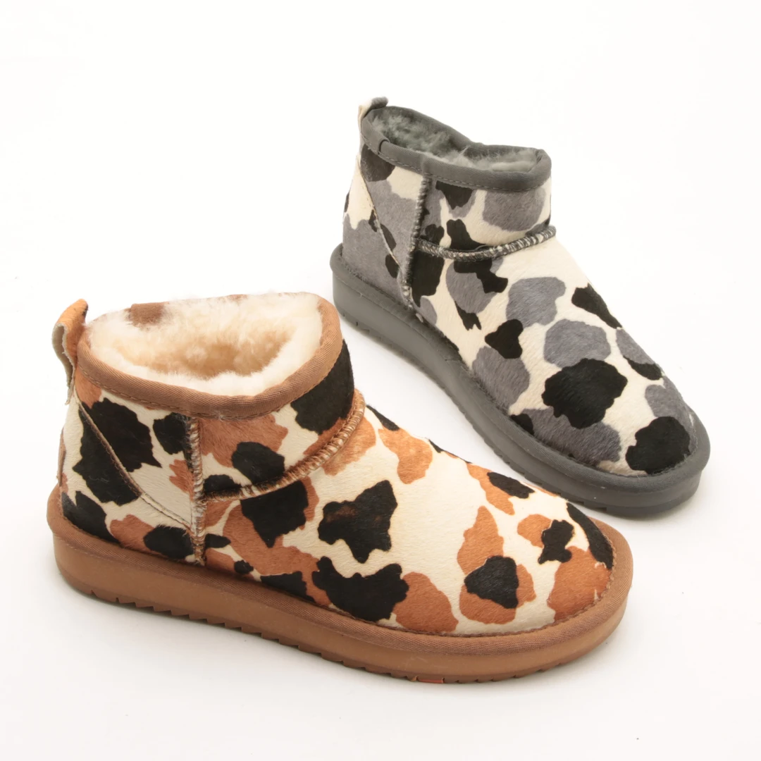 5594冬季新款雪地靴女加绒保暖轻便外穿东北棉鞋大棉短靴