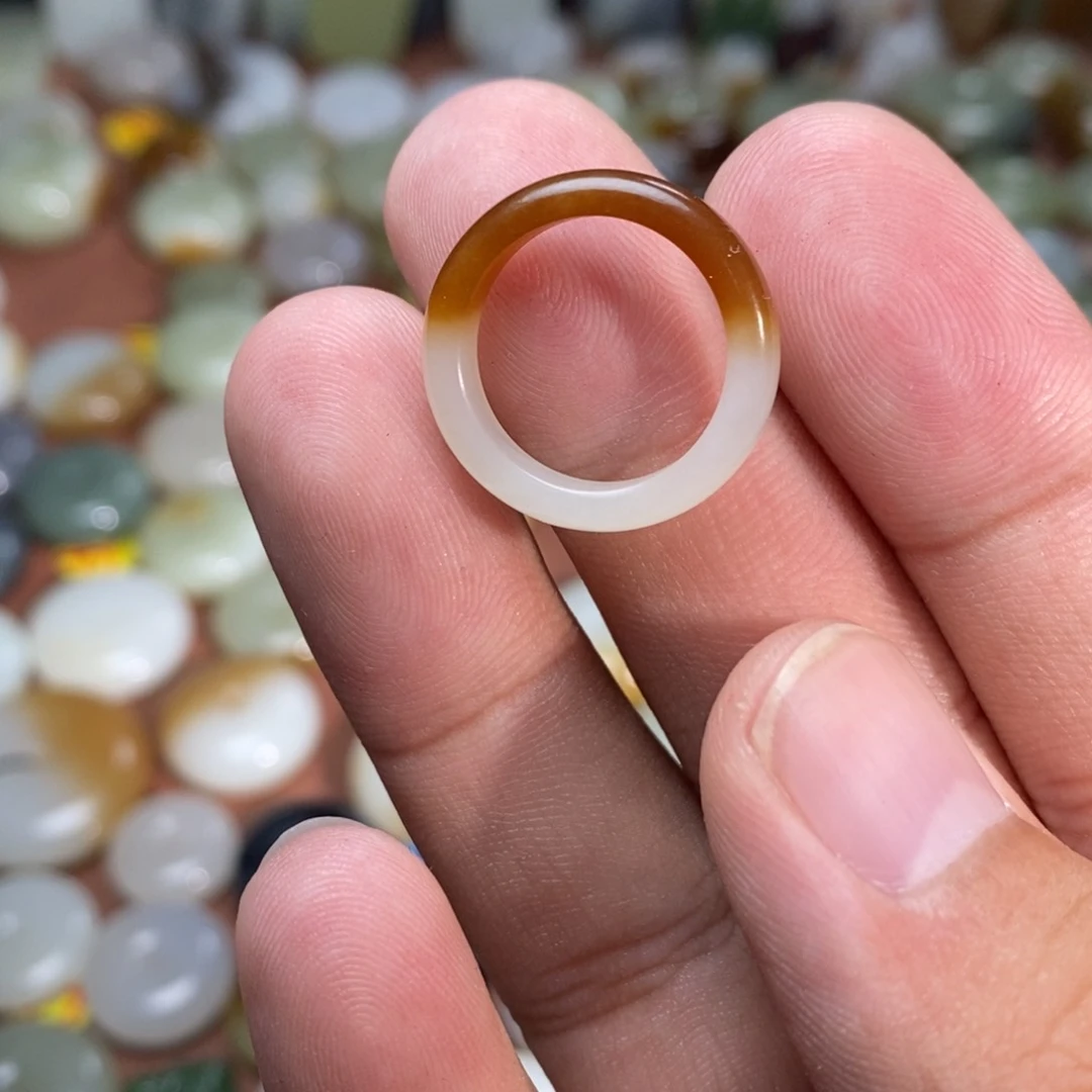 和田玉未镶嵌吊坠(不含链)春**明