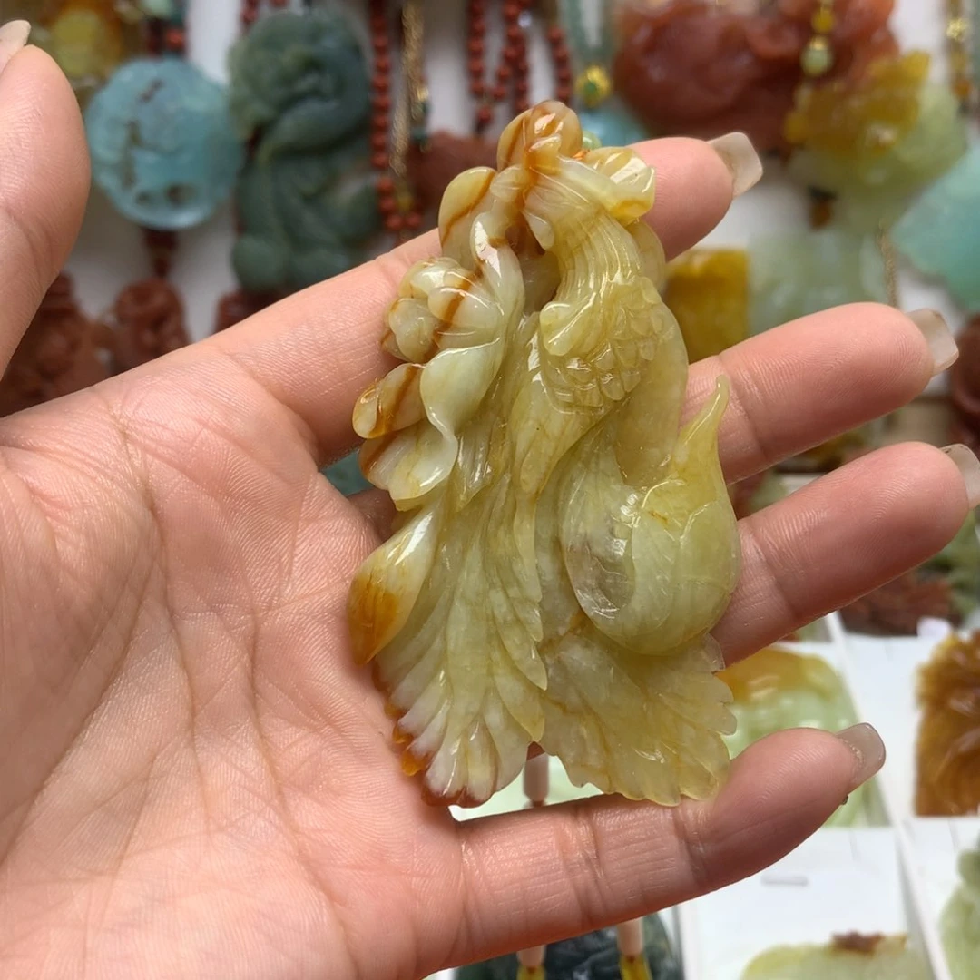 蛇纹石玉颈饰未镶嵌