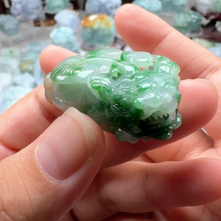 翡翠挂件未镶嵌貔貅