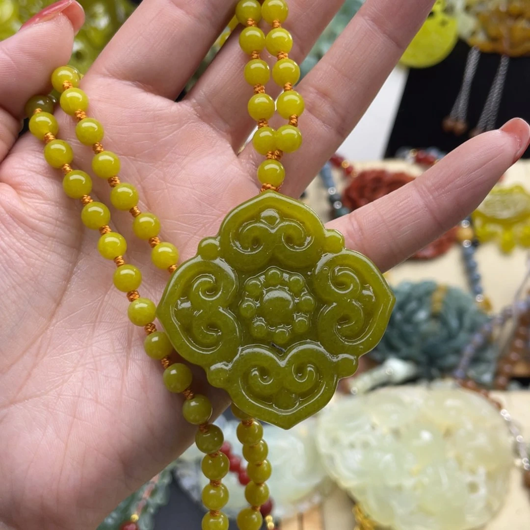 未镶嵌蛇纹石玉颈饰