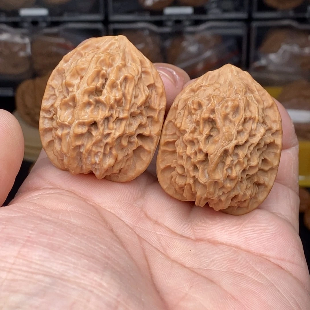 核桃把件 鱼鳞纹鸡心35左右