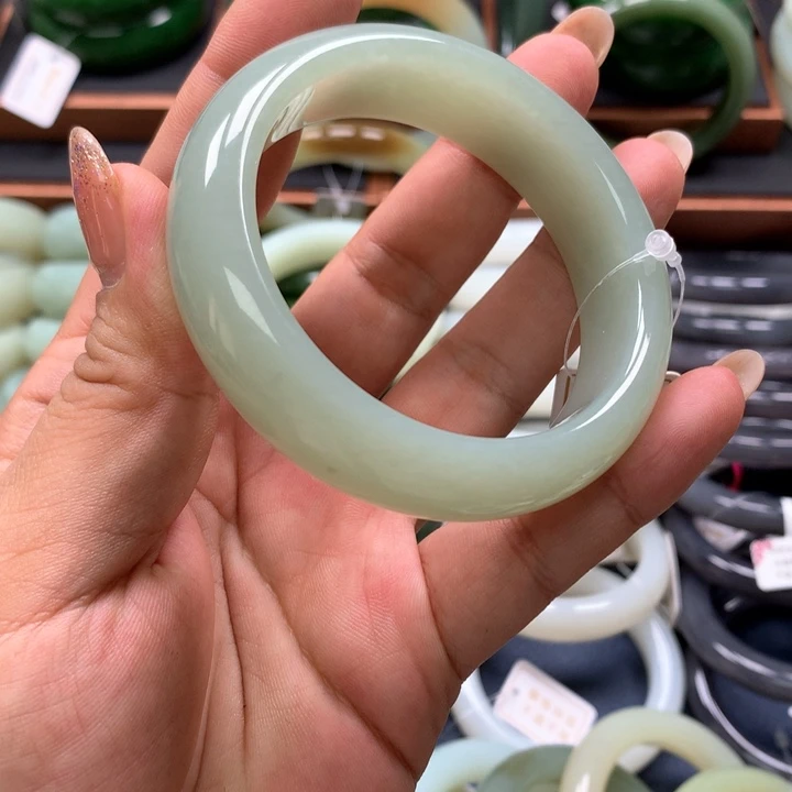 【闪购商品】未镶嵌手镯和田玉