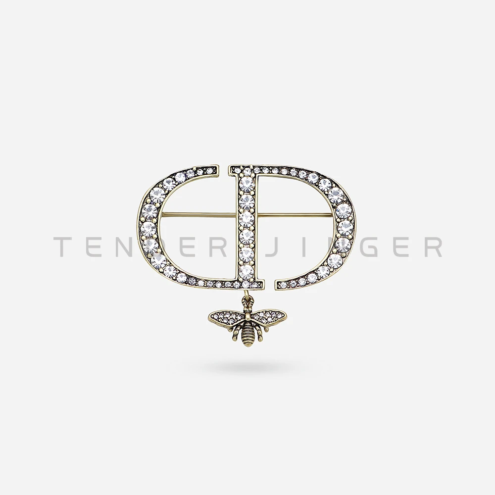 Tender Jinger 铜合金胸针 新款复古字母蜜蜂胸针时尚轻奢经典