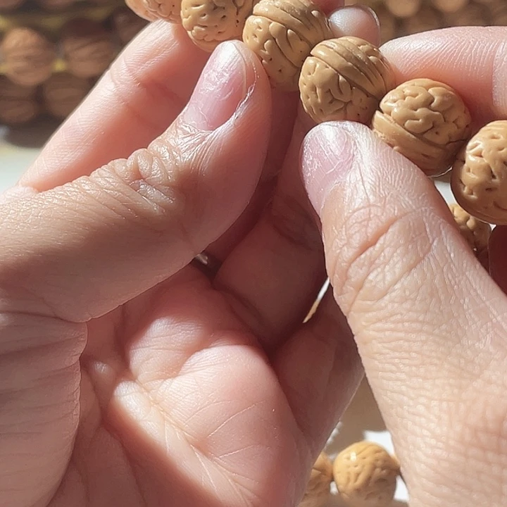 O***C吊坠桃核桃核手串肌肉71