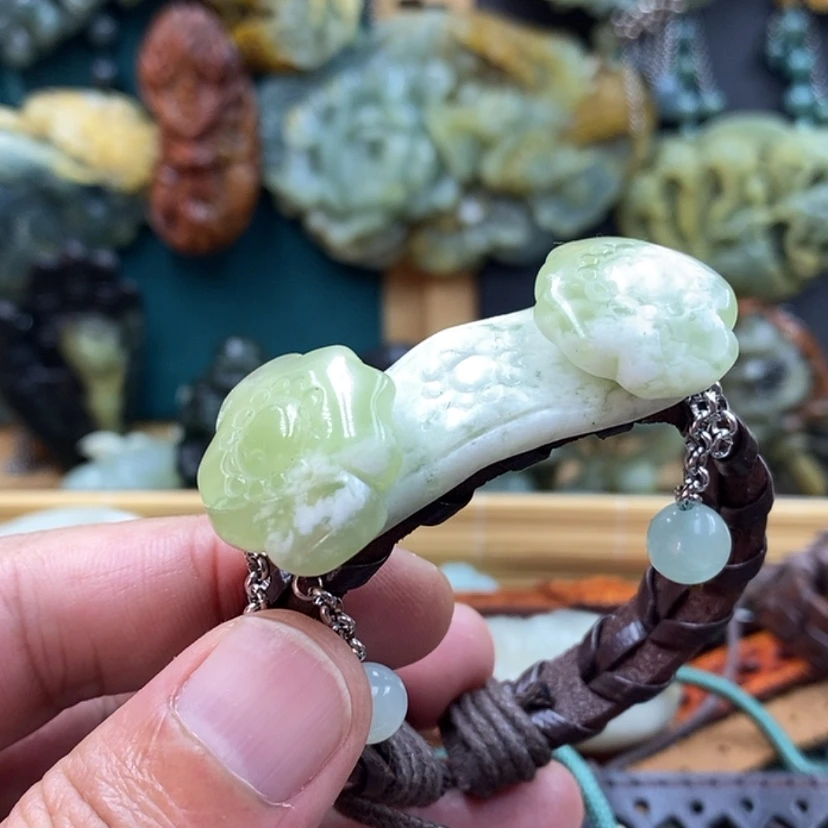 【闪购商品】未镶嵌蛇纹石玉吊坠