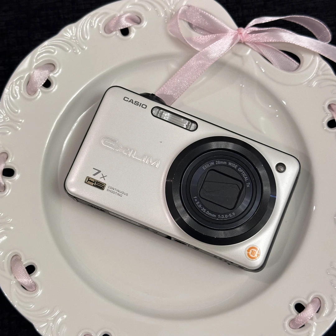 95新 Casio/卡西欧 zr15中文1600w像素7倍学生相机氛围感摄影少女