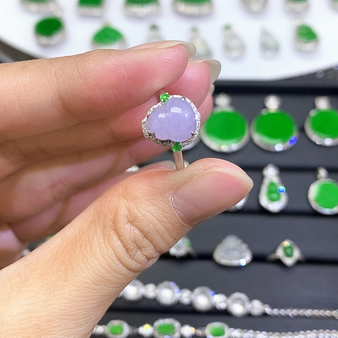 翡翠18K金镶嵌戒指