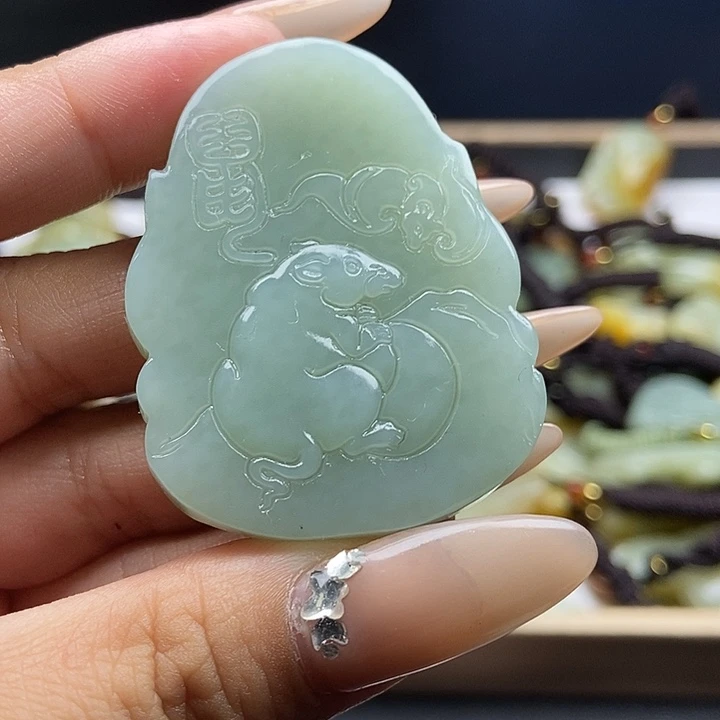 和田玉未镶嵌颈饰双面