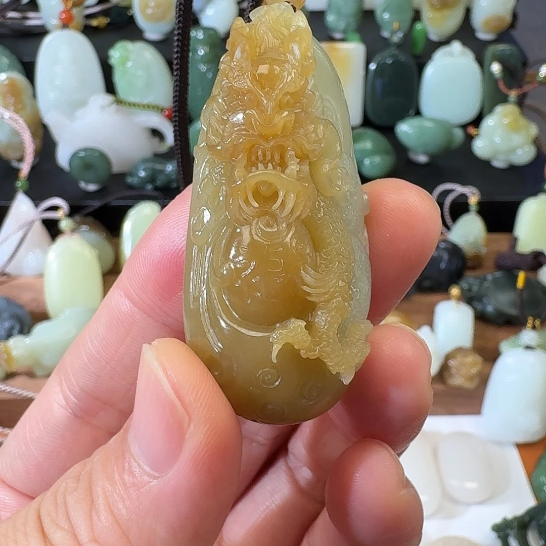 和田玉未镶嵌颈饰西**子