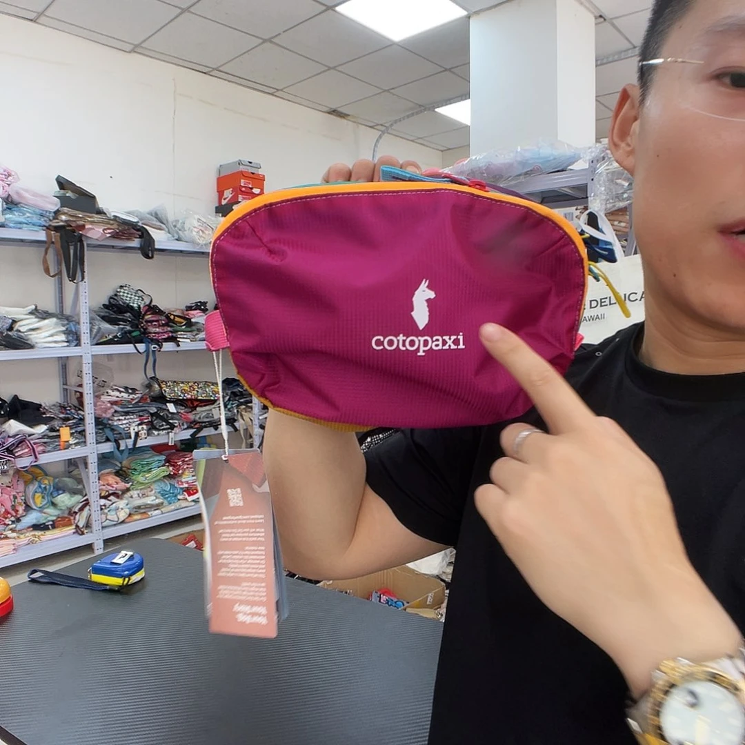 暖***~PU化妆包等各种产品和