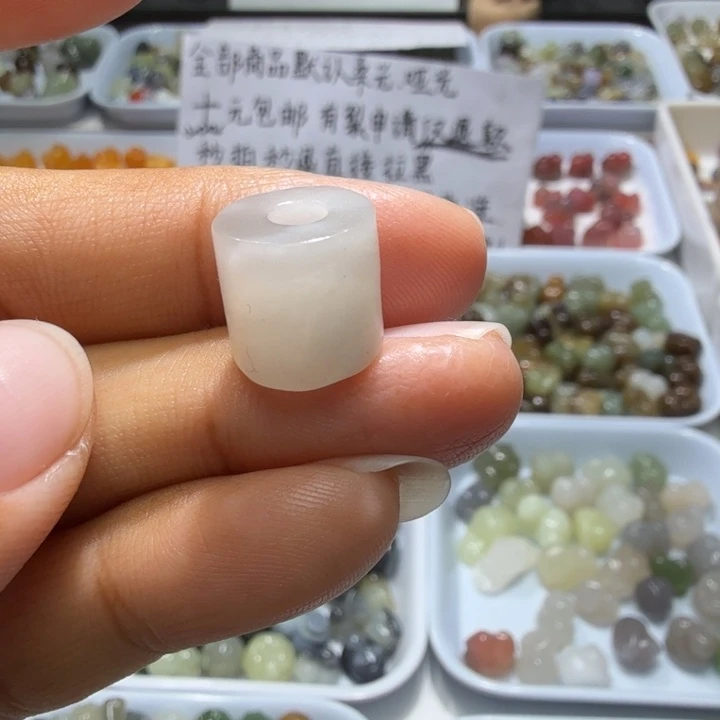 和田玉未镶嵌珠宝奇石