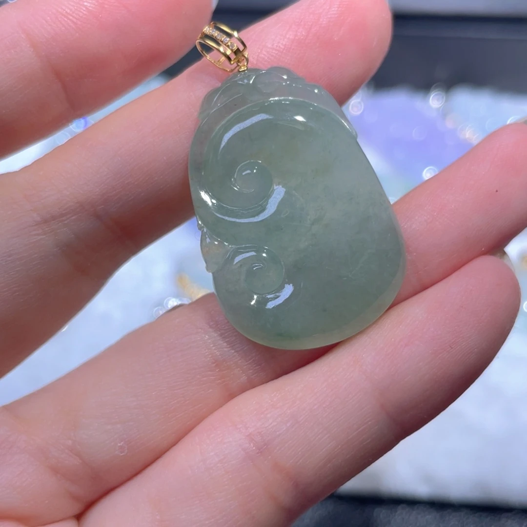 翡翠18K金镶嵌颈饰翡翠