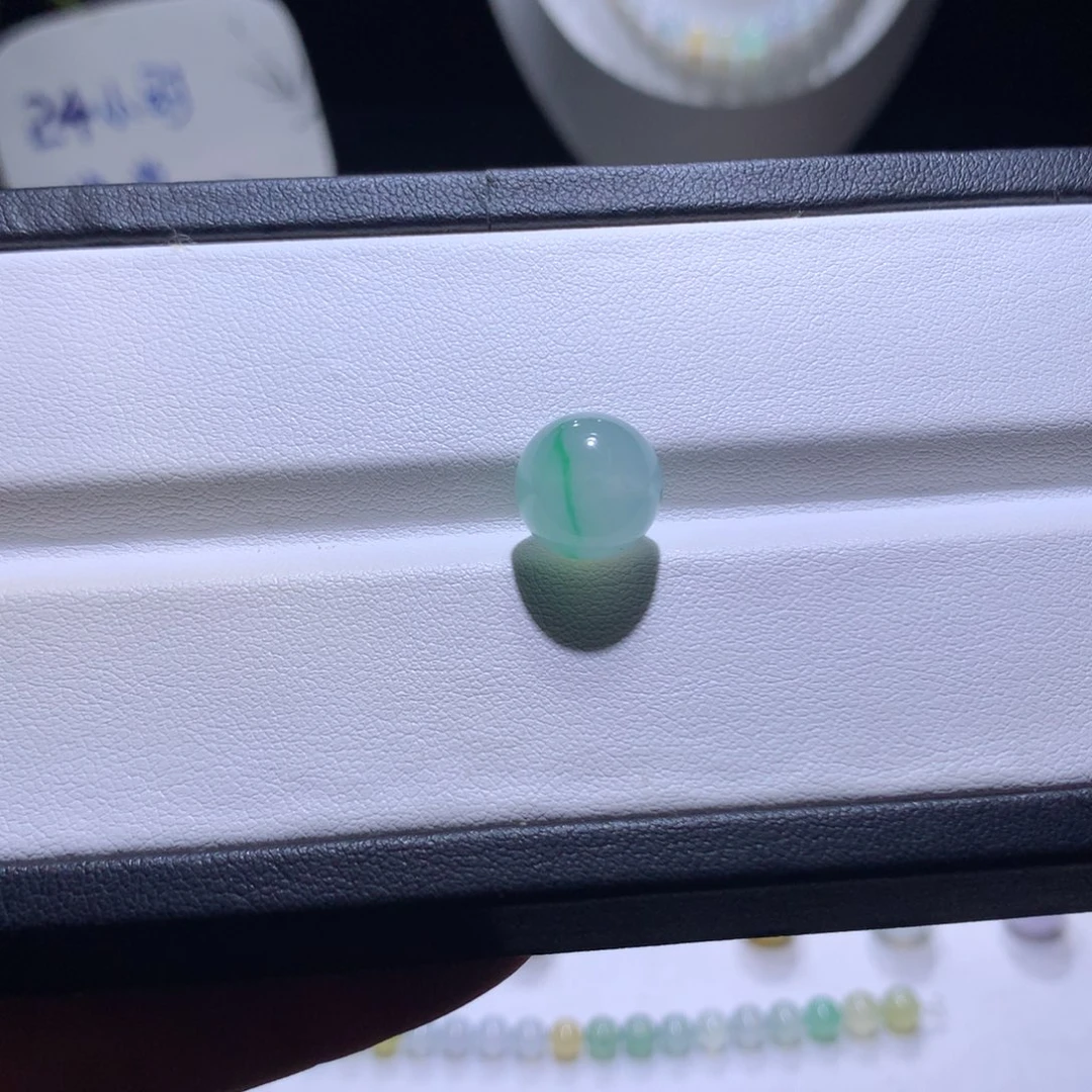 翡翠散珠冰飘阳绿卡11.7