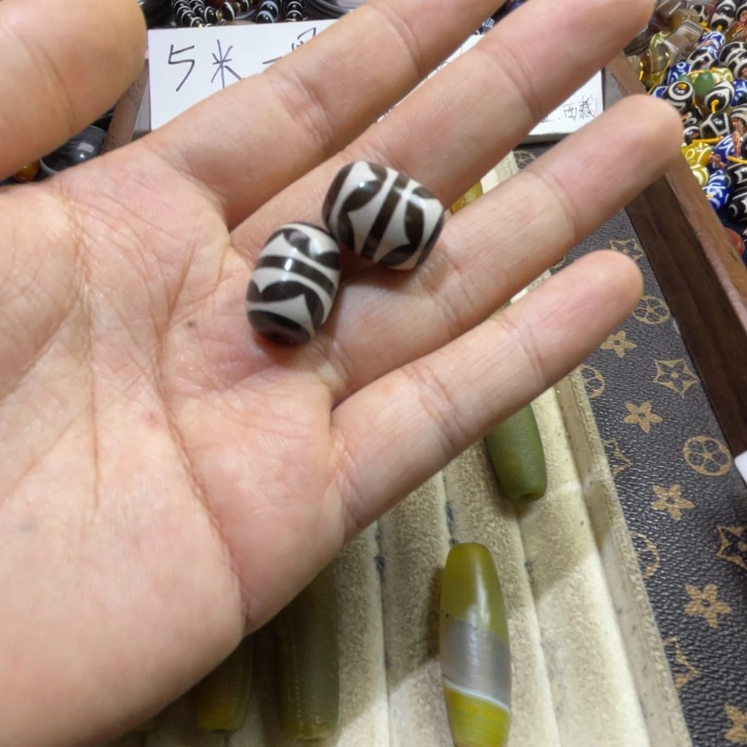 阿***）玛瑙/玉髓未镶嵌珠宝半成品