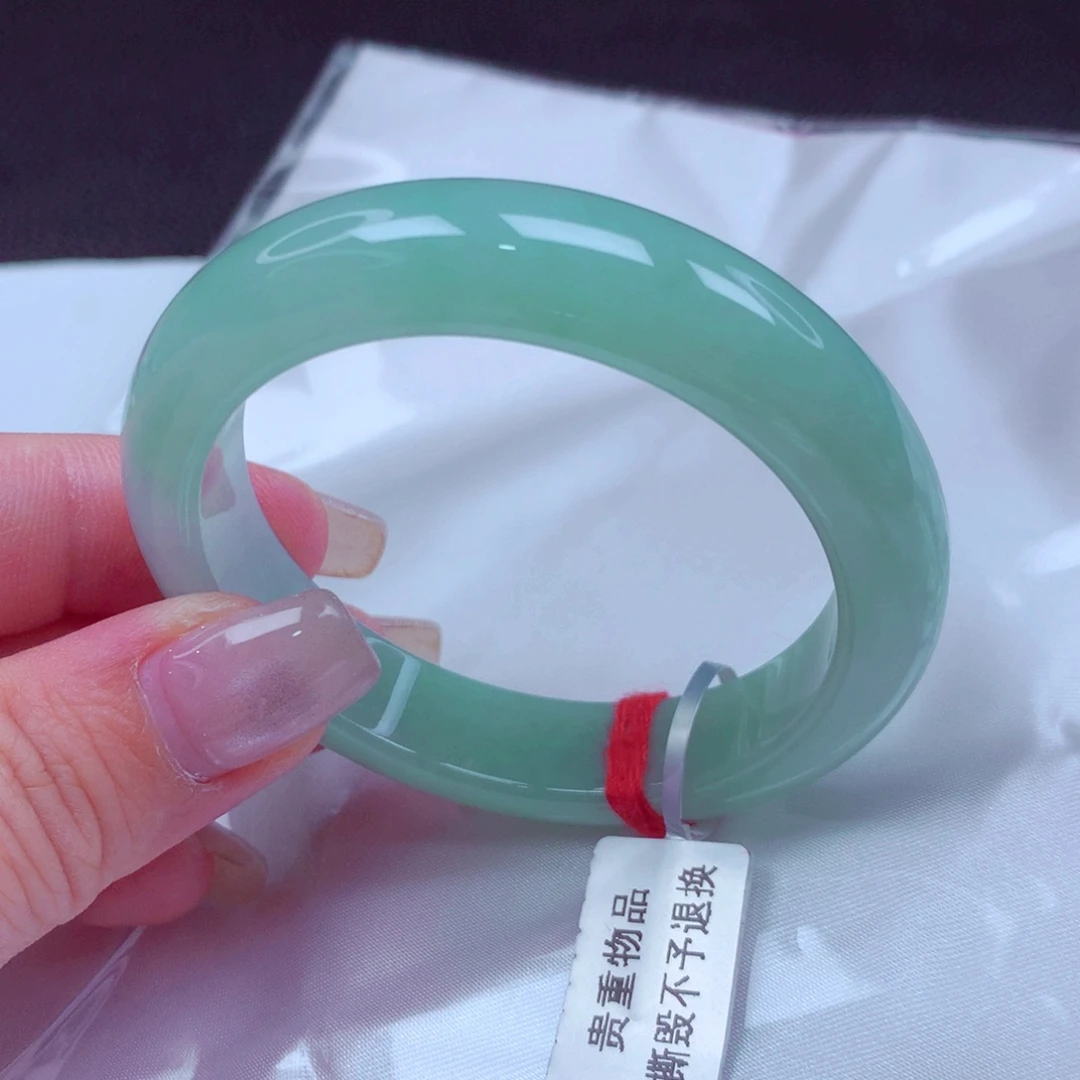 翡翠手镯未镶嵌手镯88