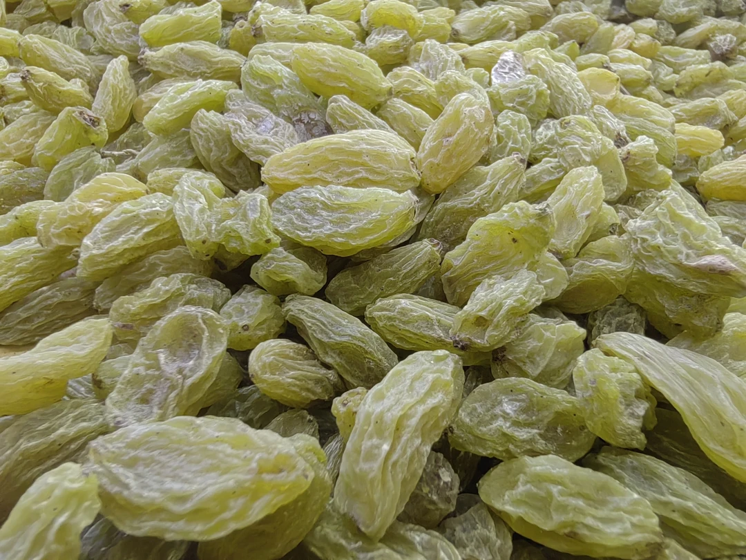 新疆吐鲁番绿香妃无核葡萄干自然晾晒大颗粒香甜软糯肉厚干净