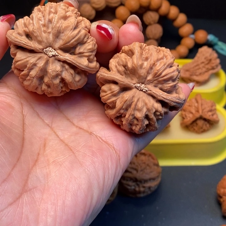 艾***礼吊坠文玩核桃47全品粗筋