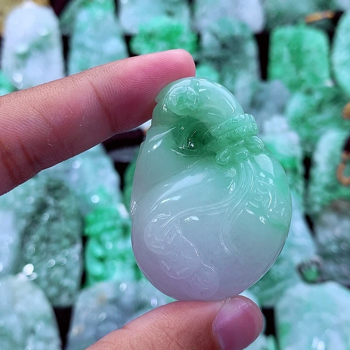 吊坠(不含链)未镶嵌翡翠