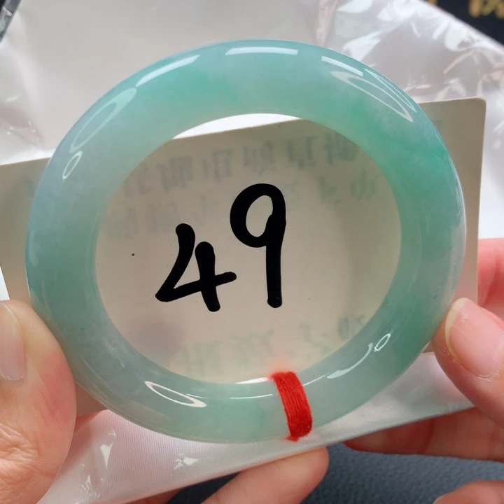 未镶嵌手镯（圆镯）翡翠圆条果绿