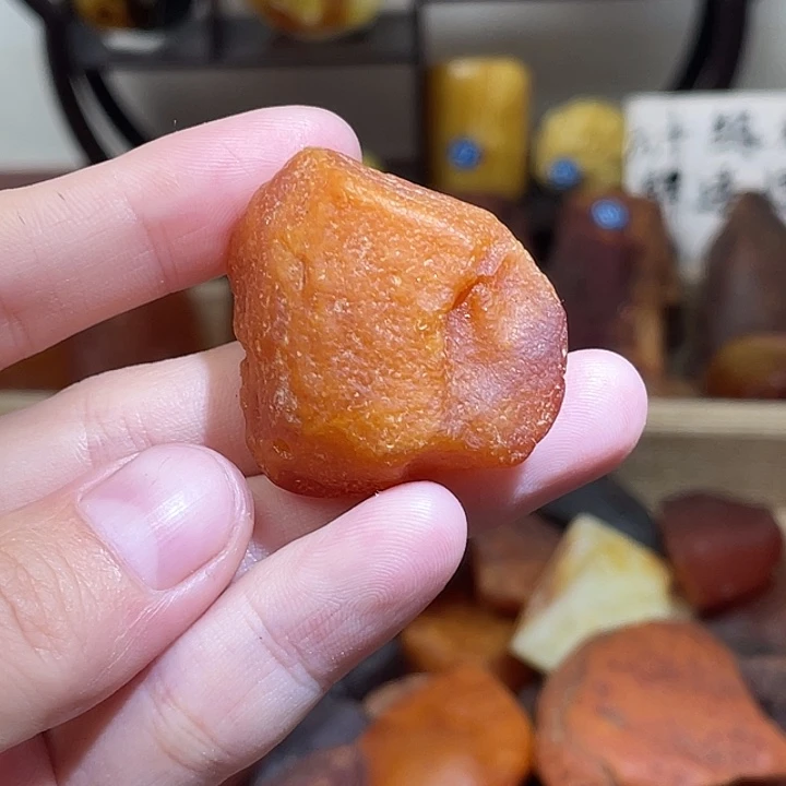 琥珀未镶嵌珠宝奇石M****y修做20珠径的配饰