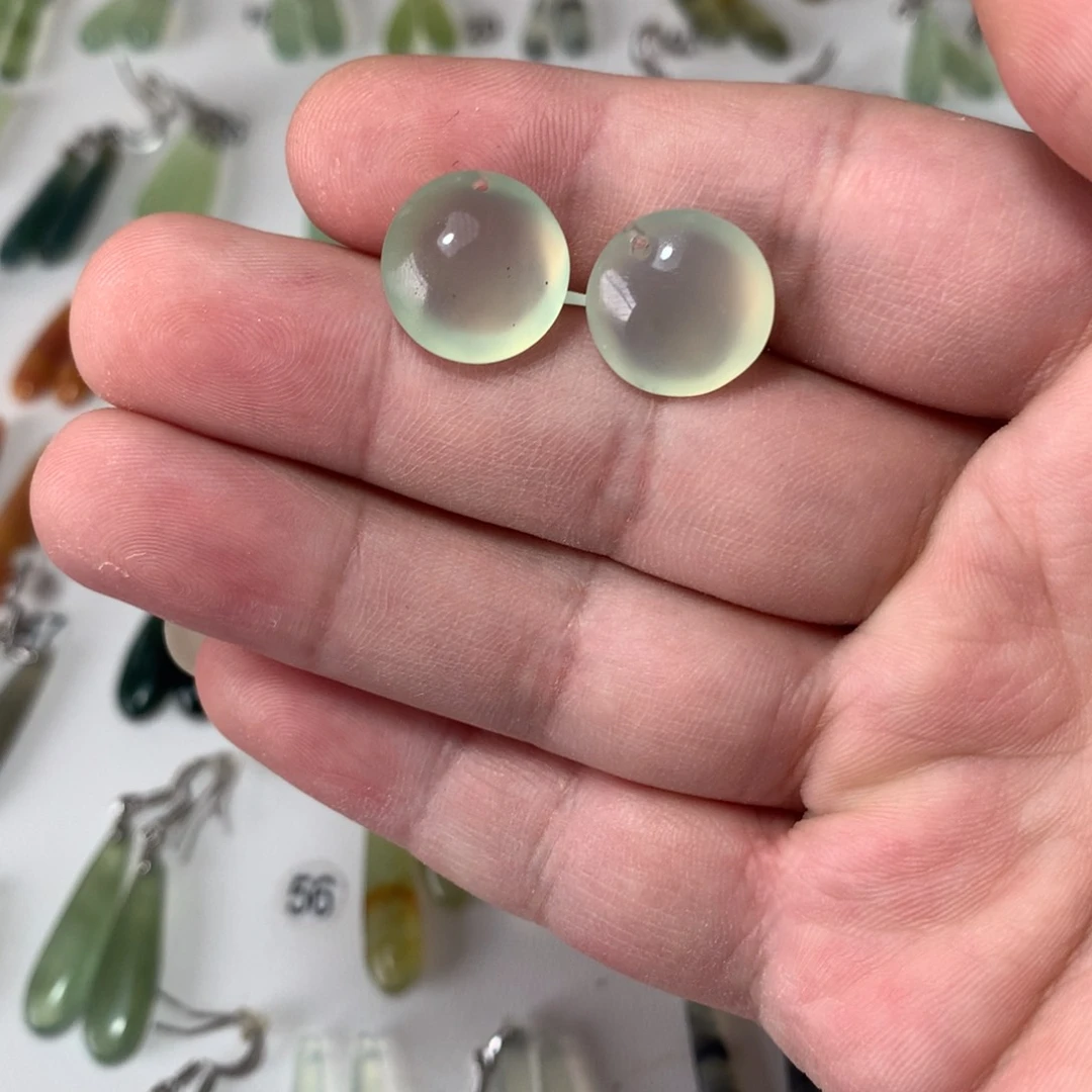 蛇纹石玉耳饰未镶嵌