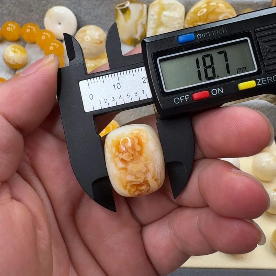 裸石琥珀未镶嵌桶珠