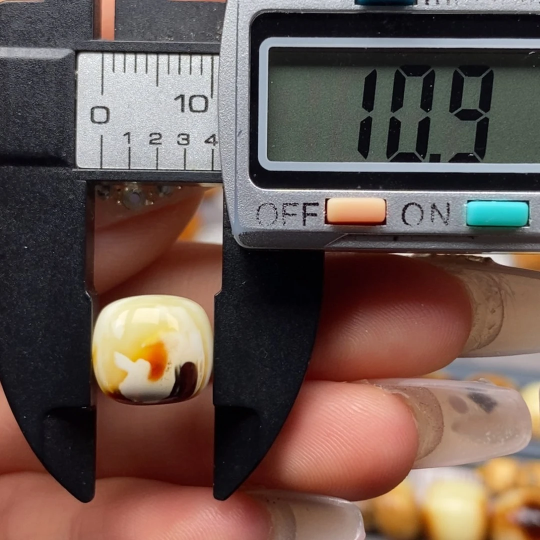 蓝珀未镶嵌耳饰老型