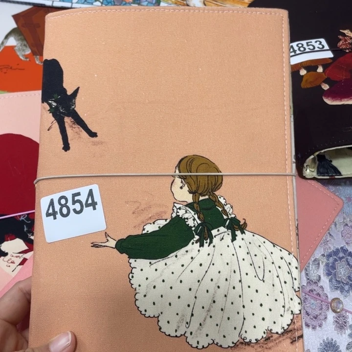 刺绣?**?A5 活页不加纸4854。