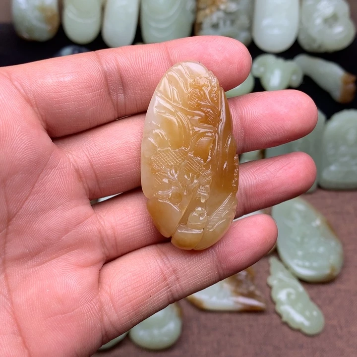 和田玉（糖玉）未镶嵌颈饰