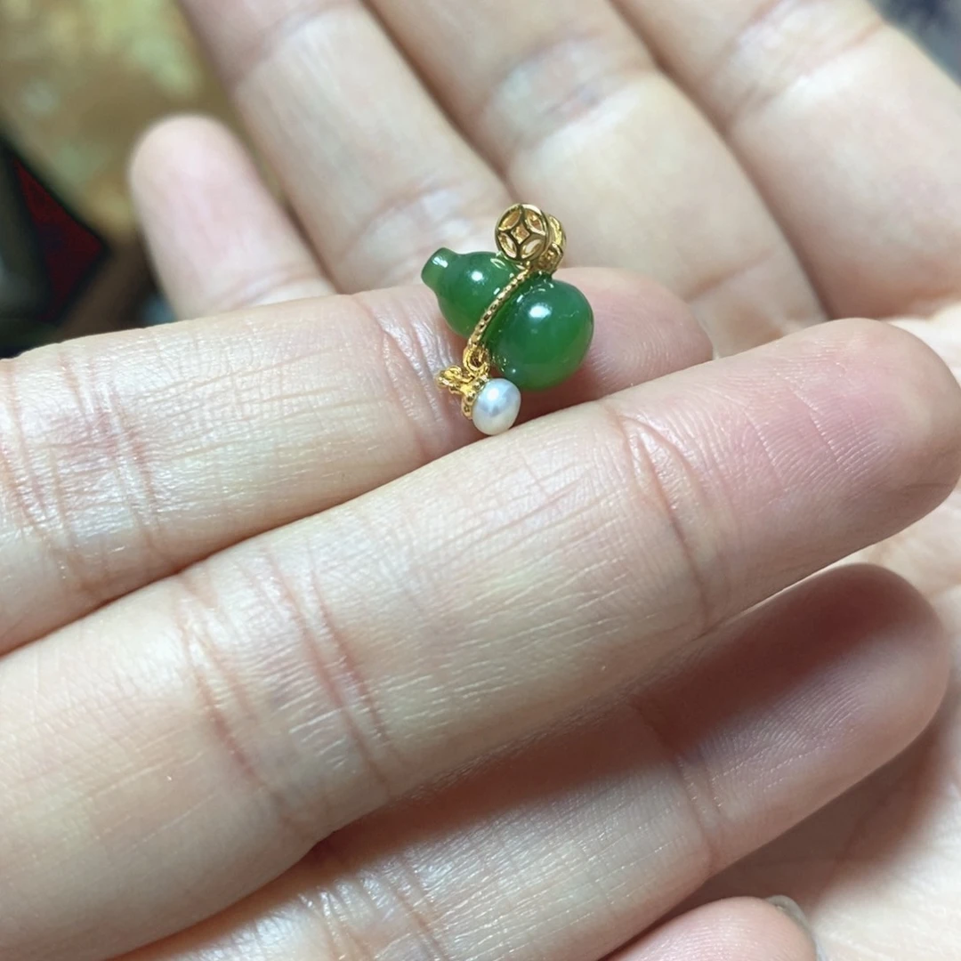 颈饰银S925镶嵌和田玉小*碧玉小葫芦