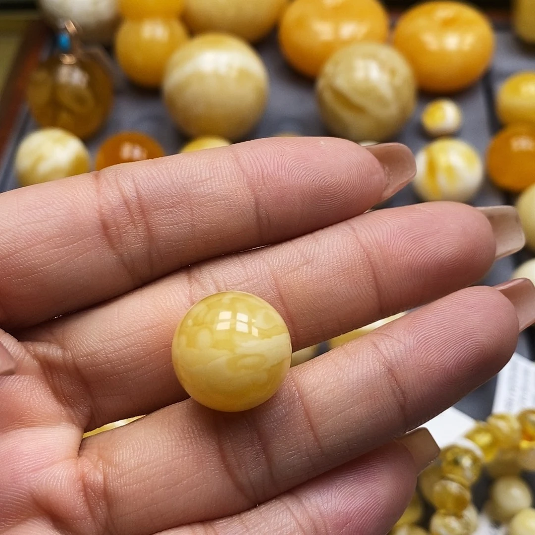 蜜蜡未镶嵌珠宝奇石
