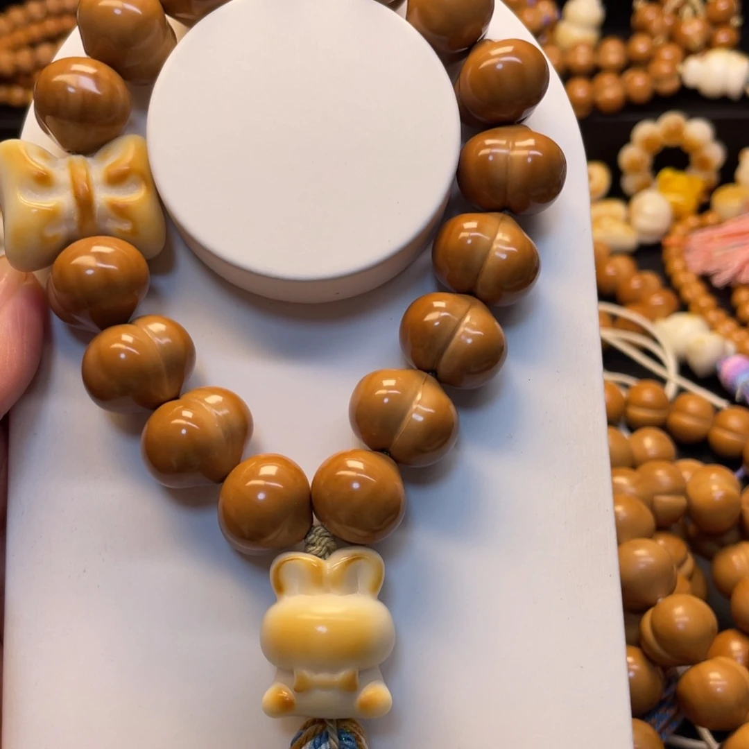 青***哥吊坠猴头核桃全品屁桃手持