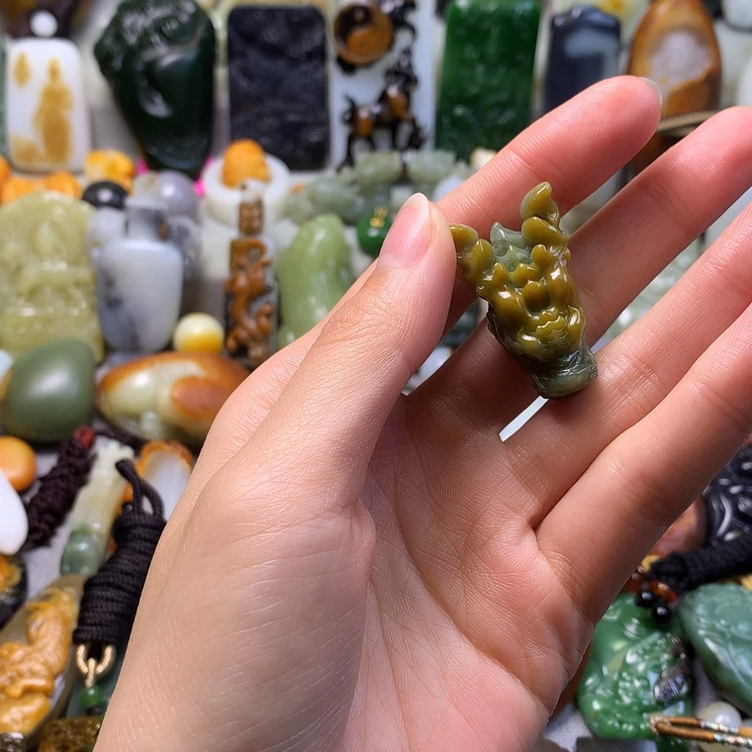 颈饰未镶嵌和田玉