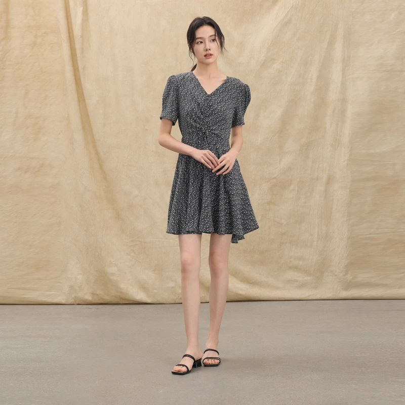 【夏季新款】AIRIQI 短袖V领短款裙子小个子碎花连衣裙AH42LQ660