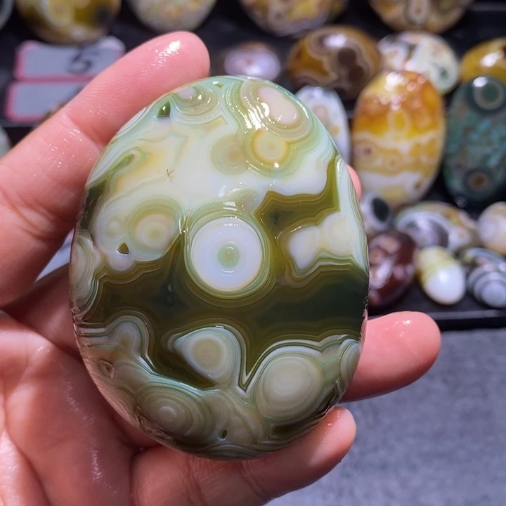 玛瑙/玉髓未镶嵌珠宝奇石40