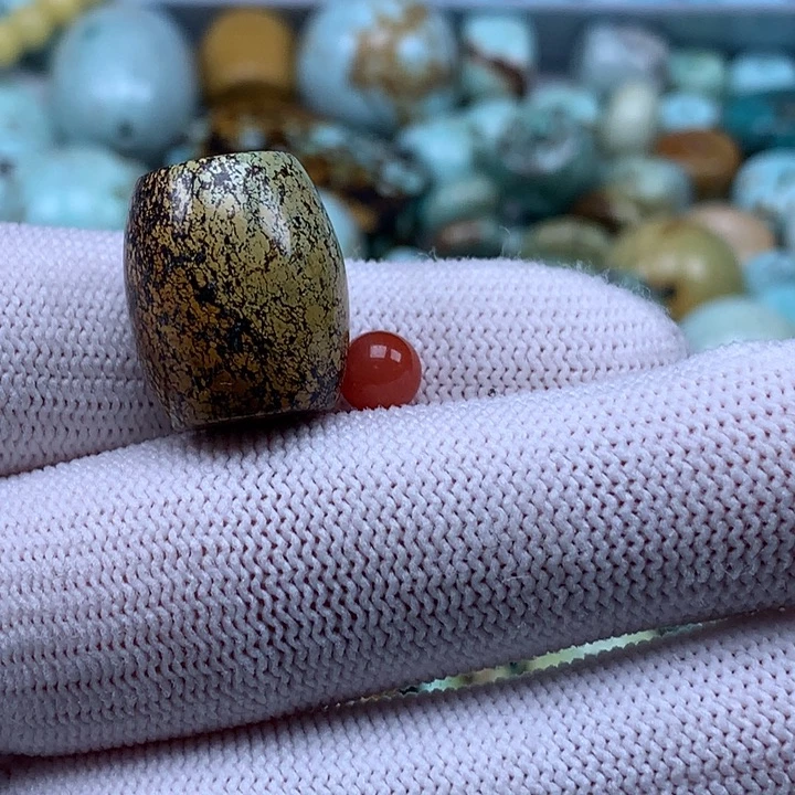 南红玛瑙未镶嵌珠宝奇石