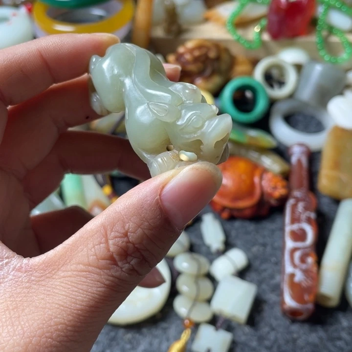 和田玉未镶嵌吊坠(不含链)