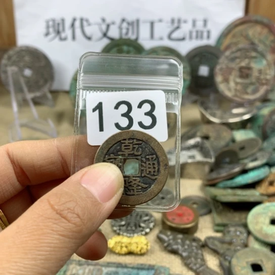 铜静**雨现代文创工艺品