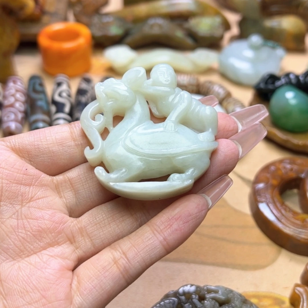 【闪购商品】蛇纹石玉颈饰未镶嵌